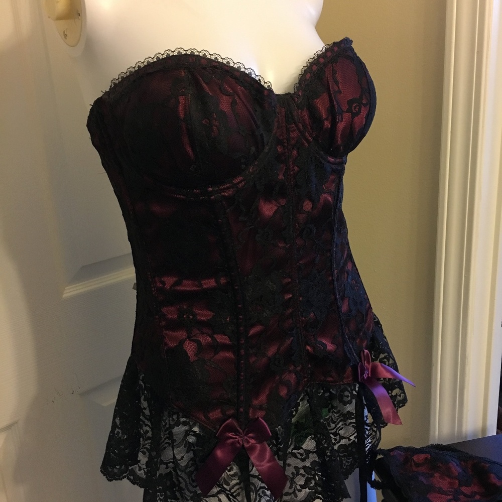 Fredericks of Hollywood Corset Thong Black Burgund